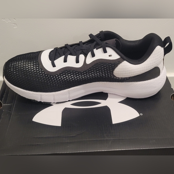 Under Armour HOVR Machina 2 SE 9.5 Men\'s Cross Trainer Black/White 3024738-001 main image 5